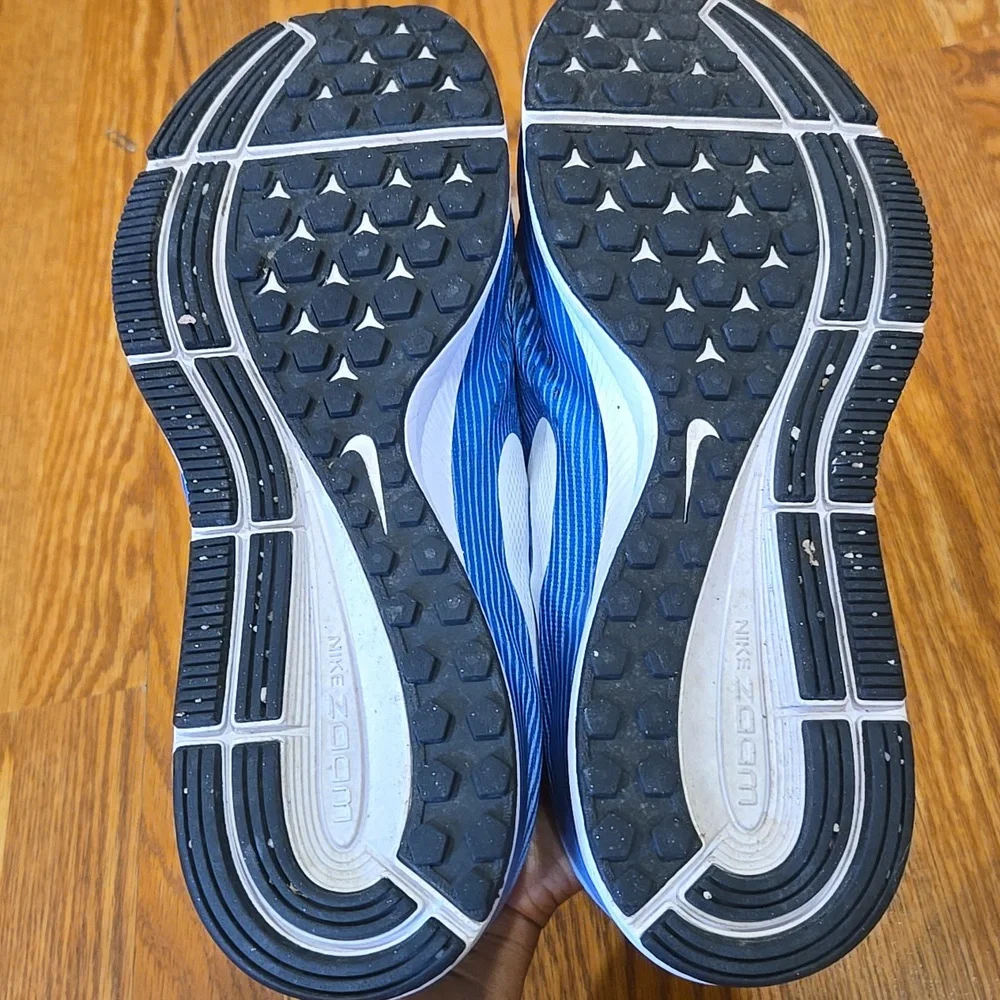 Nike Gray and Blue Athletic Sneakers - Picture 7 of 15